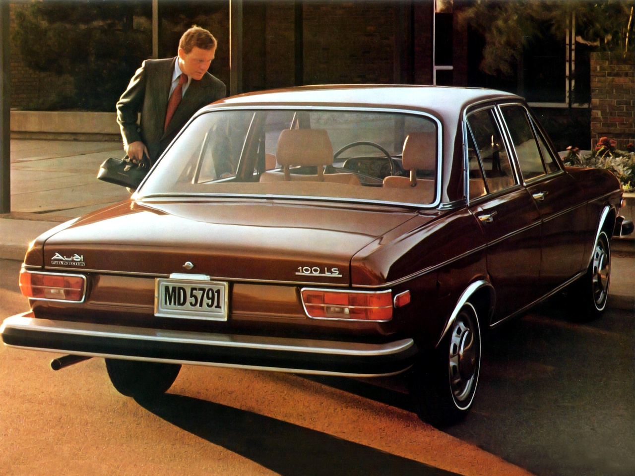 Audi 100 4-door Sedan 100 GL, 112hp (Automatic)